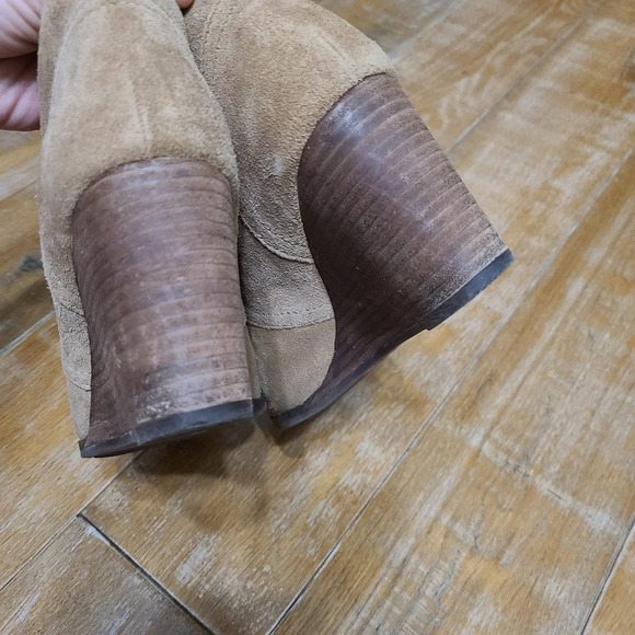 Lucky Brand Shylow Tan Suede Leather 3 inch Wedge Lace Up Ankle Booties Size 8.5 - Picture 8 of 13